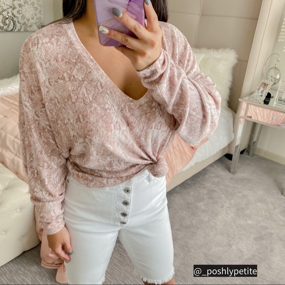 Freshman snakeskin slouchy v-neck pullover sweater - Picture 4 of 15